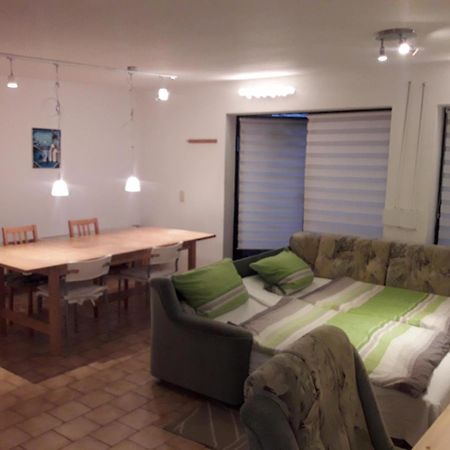 Kleine Ferienwohnung Am Stadtrand Von Λειψία Εξωτερικό φωτογραφία