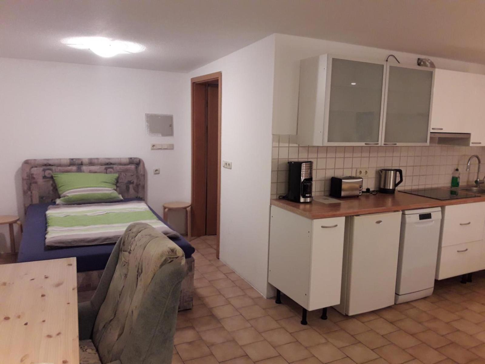 Kleine Ferienwohnung Am Stadtrand Von Λειψία Εξωτερικό φωτογραφία